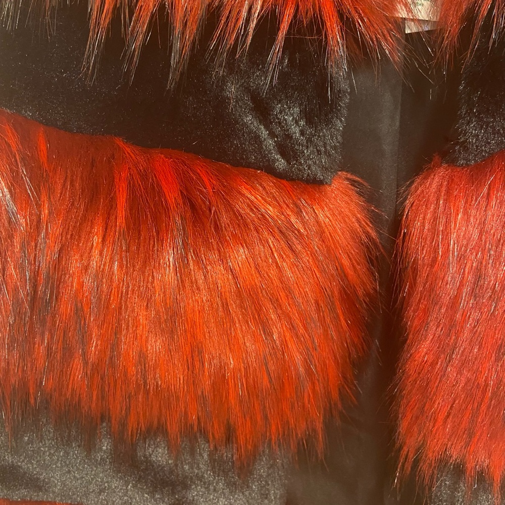 Faux fur vest, red/black, size L, new with tags - Picture 5 of 8